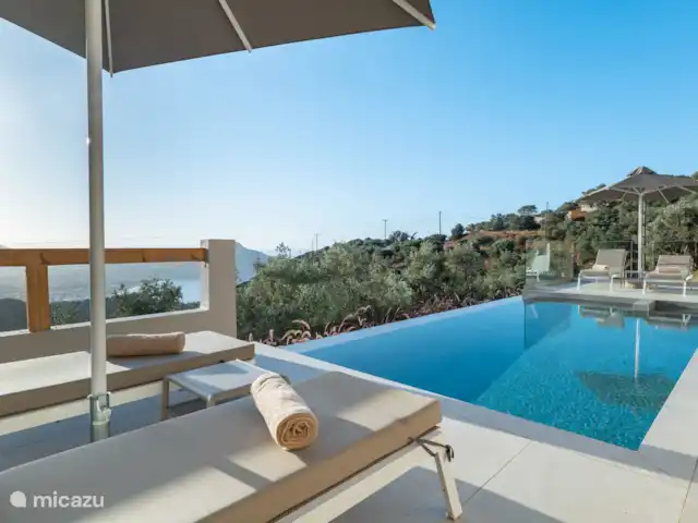 Villa Celest en Grecia, Creta,  Sellia - villa Piscina con vistas