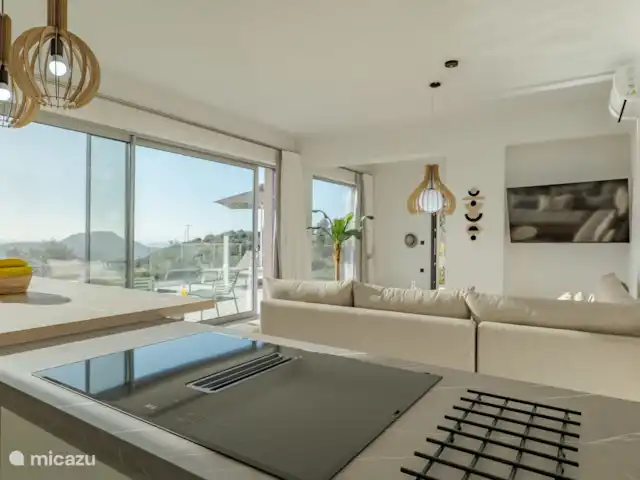 Villa Celest en Grecia, Creta,  Sellia - villa Salón desde la cocina