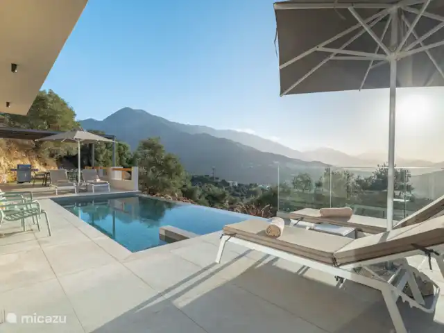 Villa Celest en Grecia, Creta,  Sellia - villa Piscina con vistas