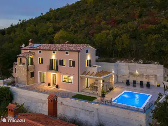 Villa Trget 14 en Croacia, Istria, Trget - villa La villa por la noche