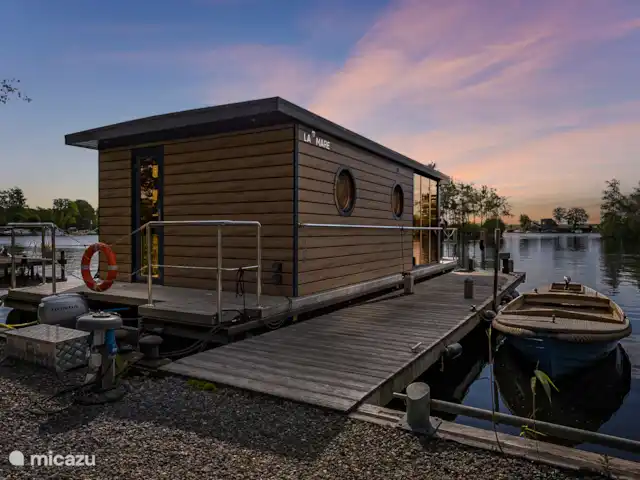 camper / jacht / woonboot huren in Nederland, Groningen, Haren – Tango bij avond