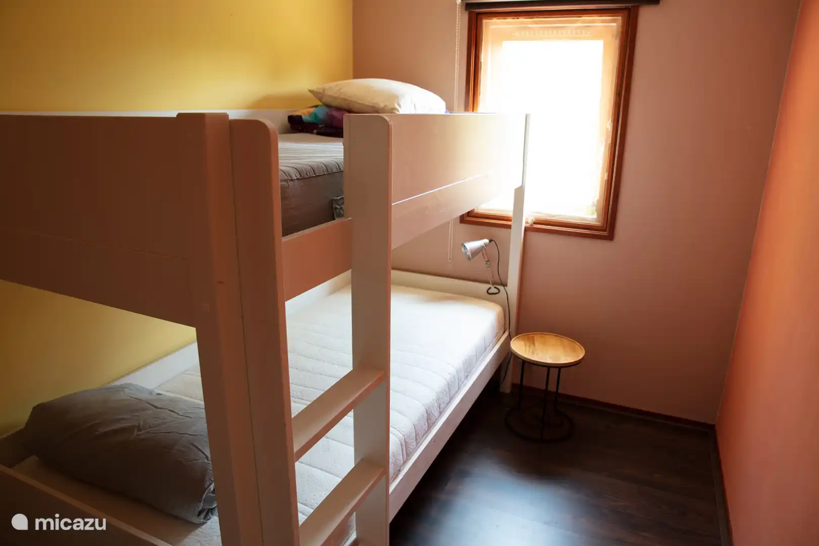 deuxième chambre avec lits superposés