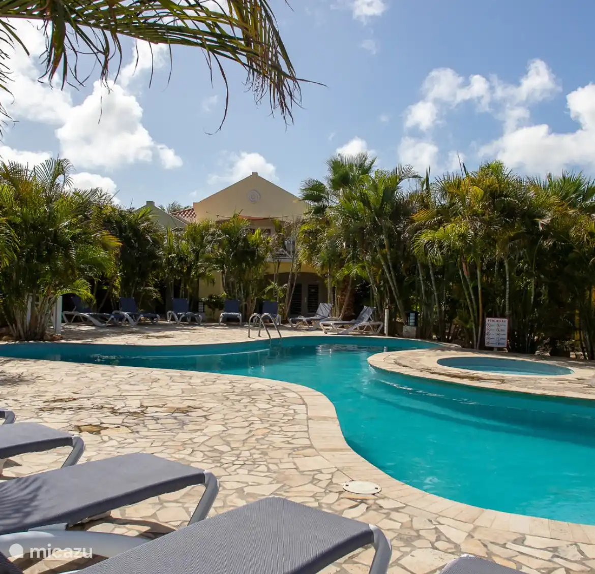 Piscine commune (magnapool) à 50 mètres de la villa 