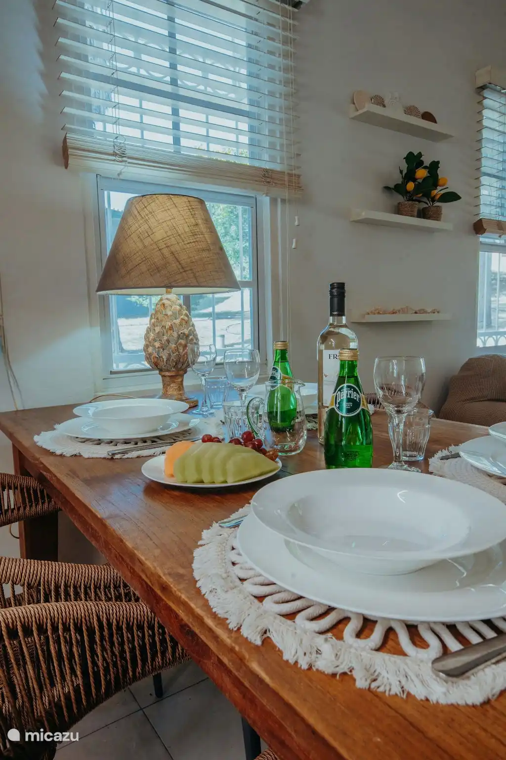 gemütlicher Esstisch für 4 Personen