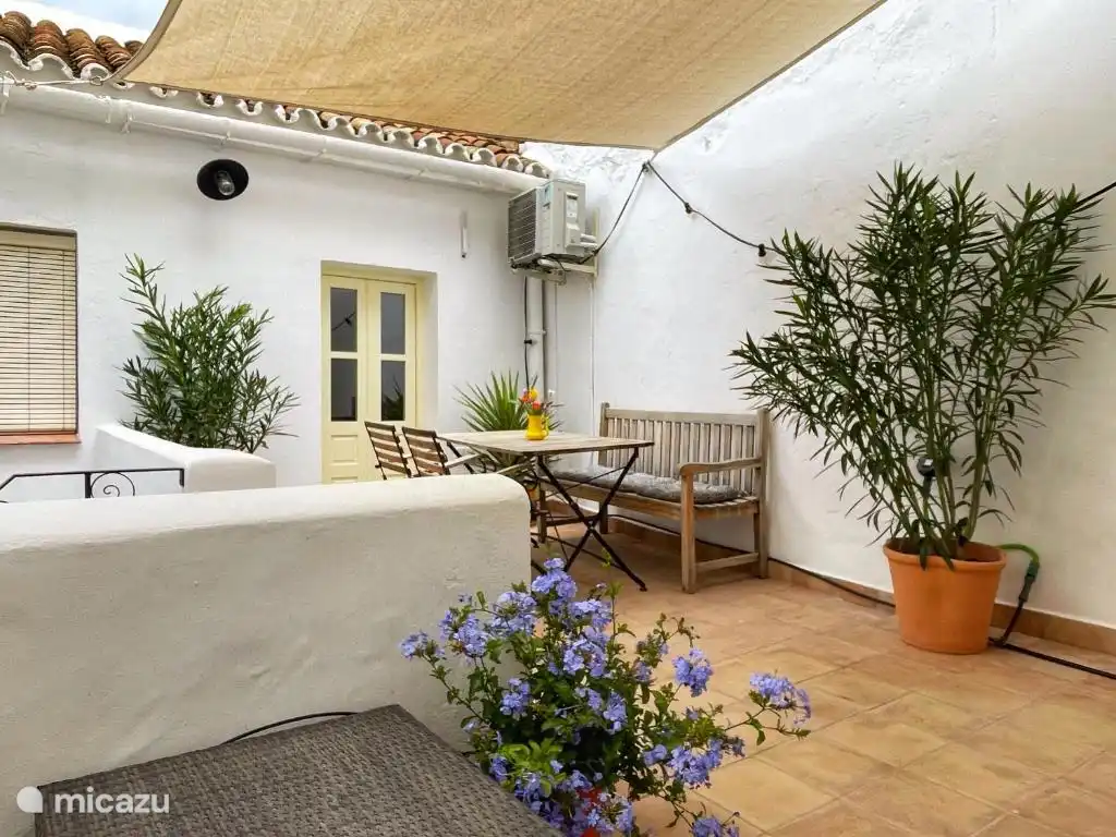 Terrasse mit Innenhof