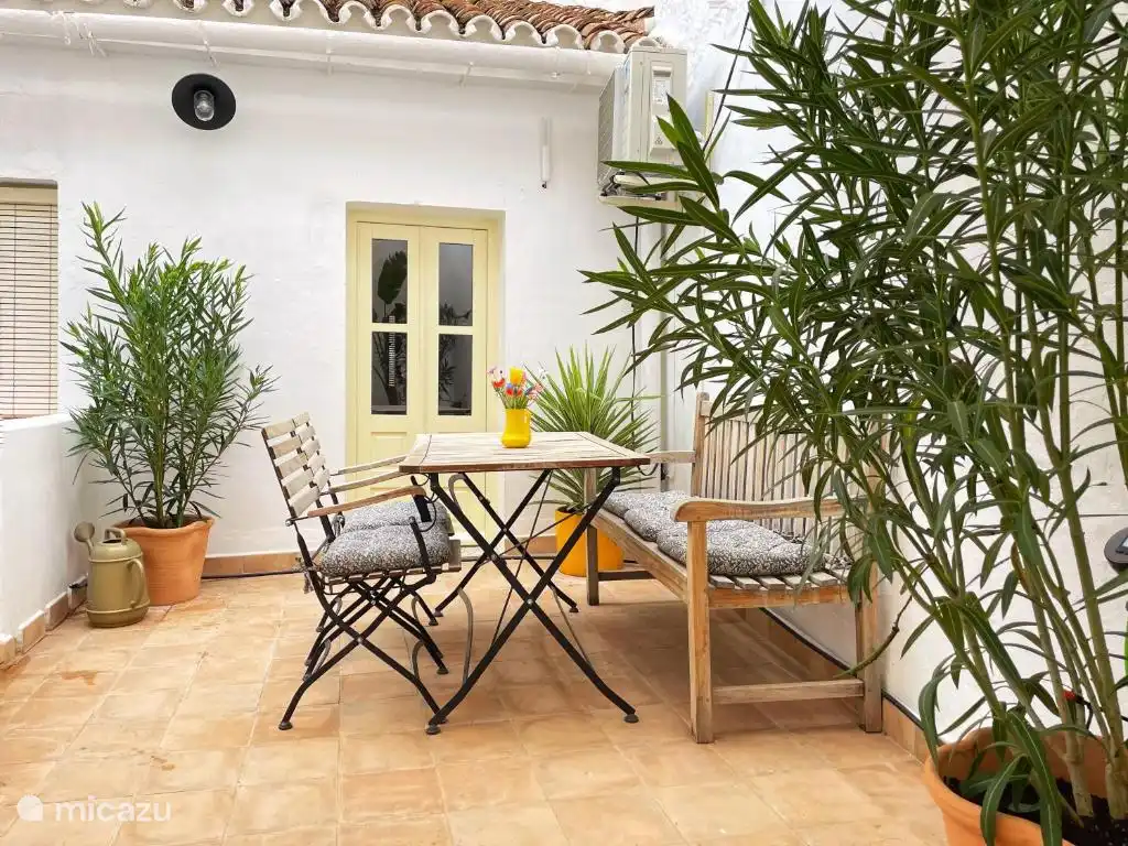 Terrasse mit Innenhof