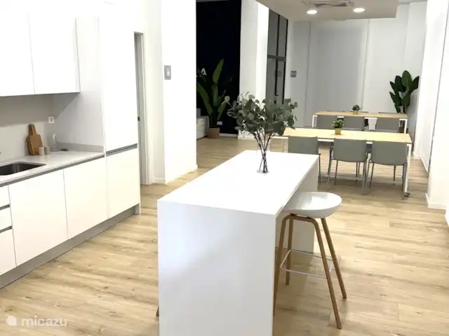 Appartement de luxe au cœur de Valence ! | Espagne, Valence, Valence (ville) - appartement Espace de coworking comprenant cuisine et canapé salon