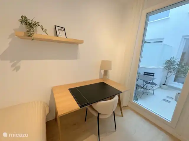 Appartement de luxe au cœur de Valence ! | Espagne, Valence, Valence (ville) - appartement Chambre 3 : Espace de travail avec Internet haut débit et accès au patio/espace extérieur