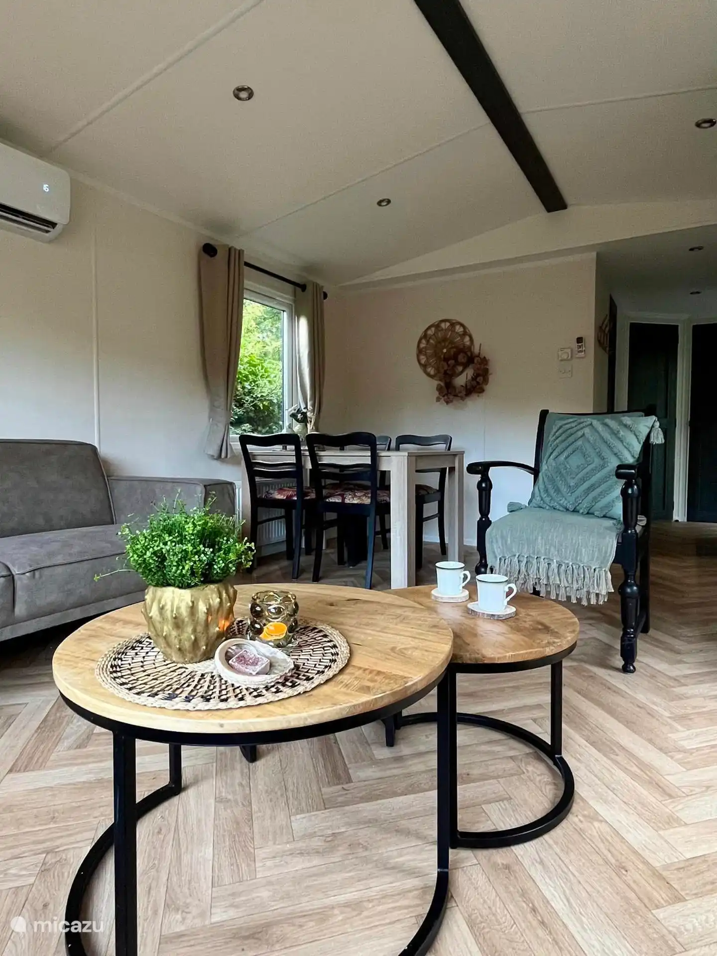 Living room with air conditioning.