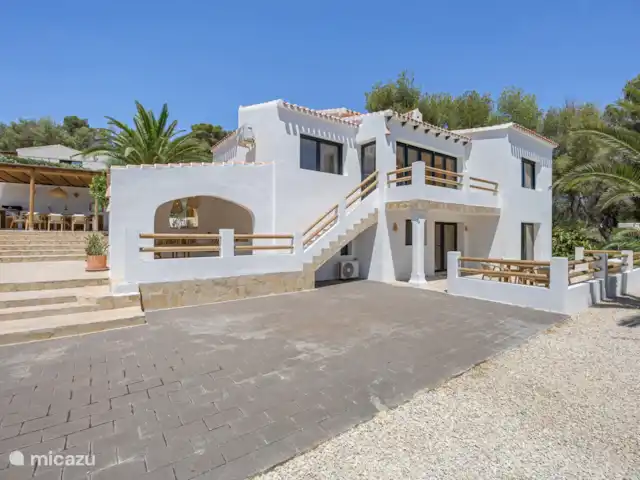 Casa Salud - Belle Villa Familiale  | Espagne, Costa Blanca, Jávea - villa Belle villa méditerranéenne, entièrement rénovée et stylisée en 2025. Il y a beaucoup d’espace pour 2 familles ou une grande famille.