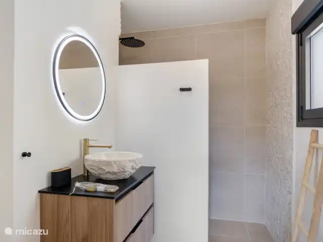 Casa Salud - Belle Villa Familiale  | Espagne, Costa Blanca, Jávea - villa Salle de bain attenante avec table à linge, WC et douche à l’italienne