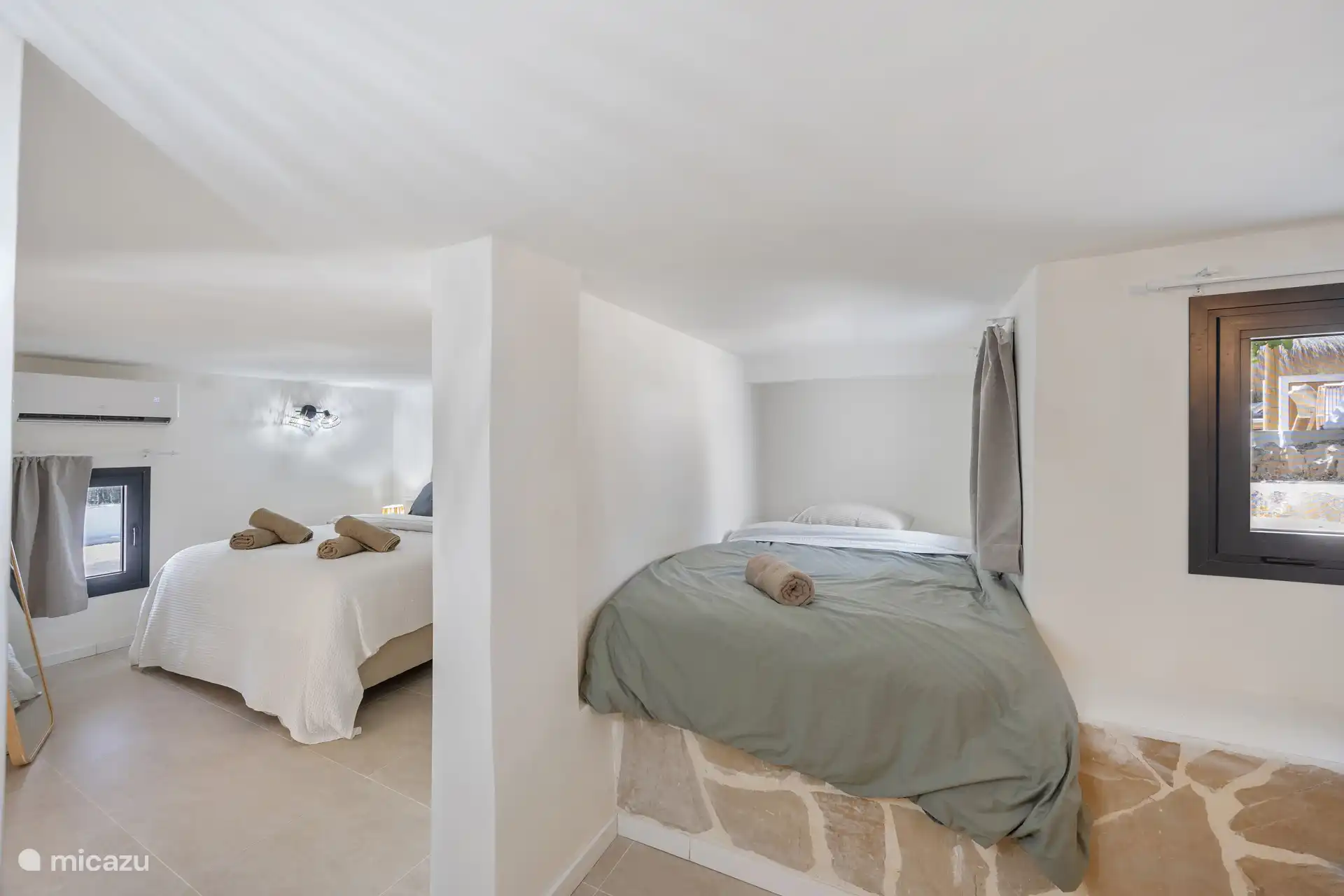 Dormitorio con 2 camas: 1x 180x200 y 1 cama 160x200