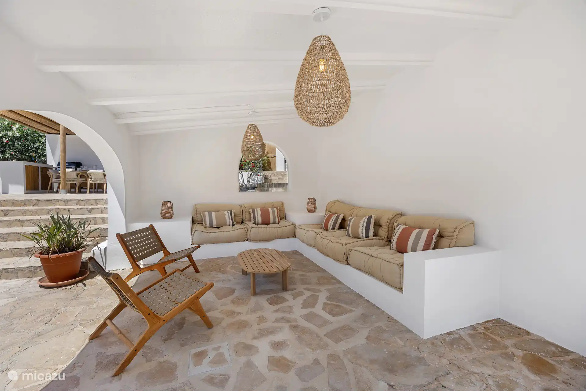 Cómoda sala de estar privada con TV 