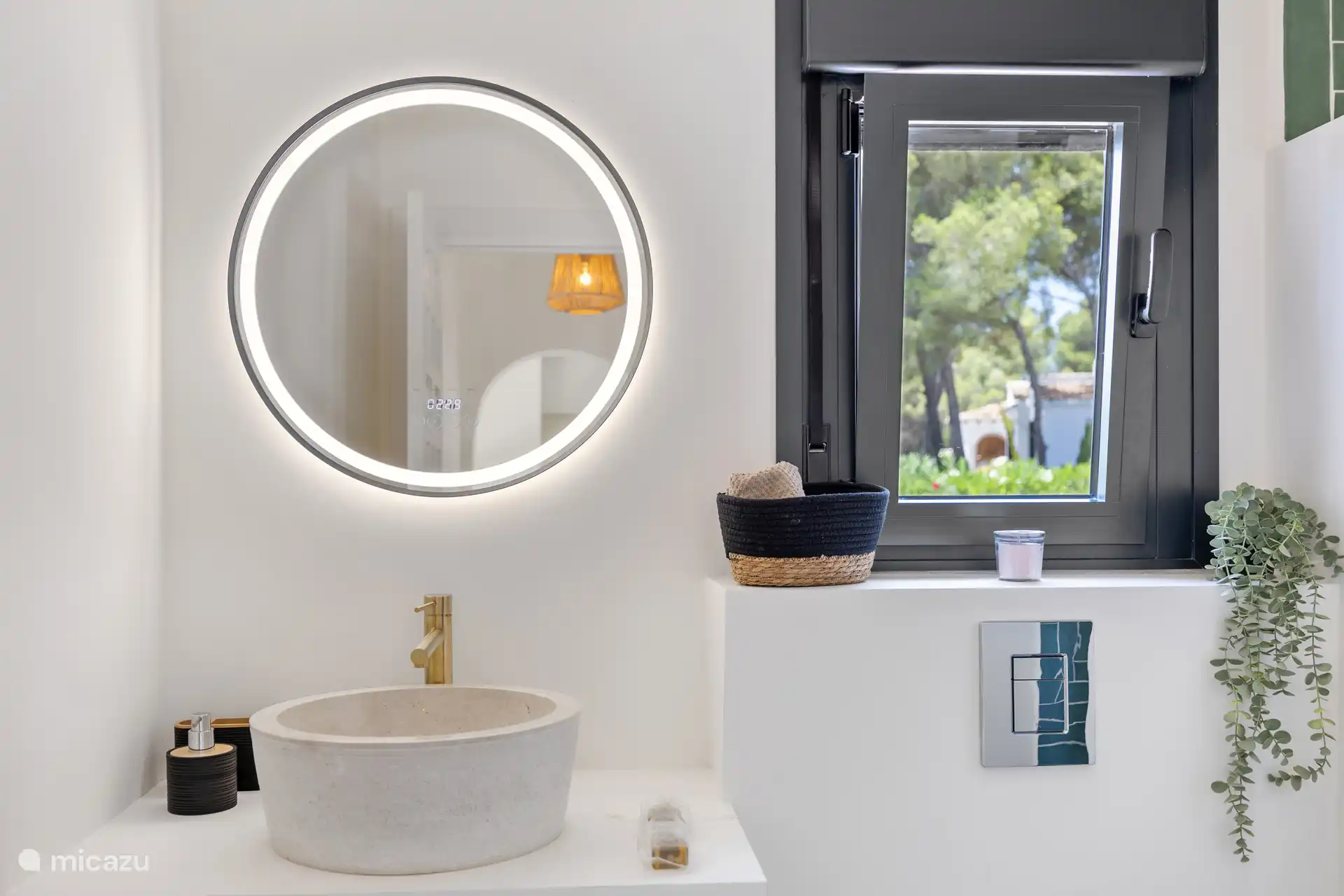 Baño compartido entre dos dormitorios