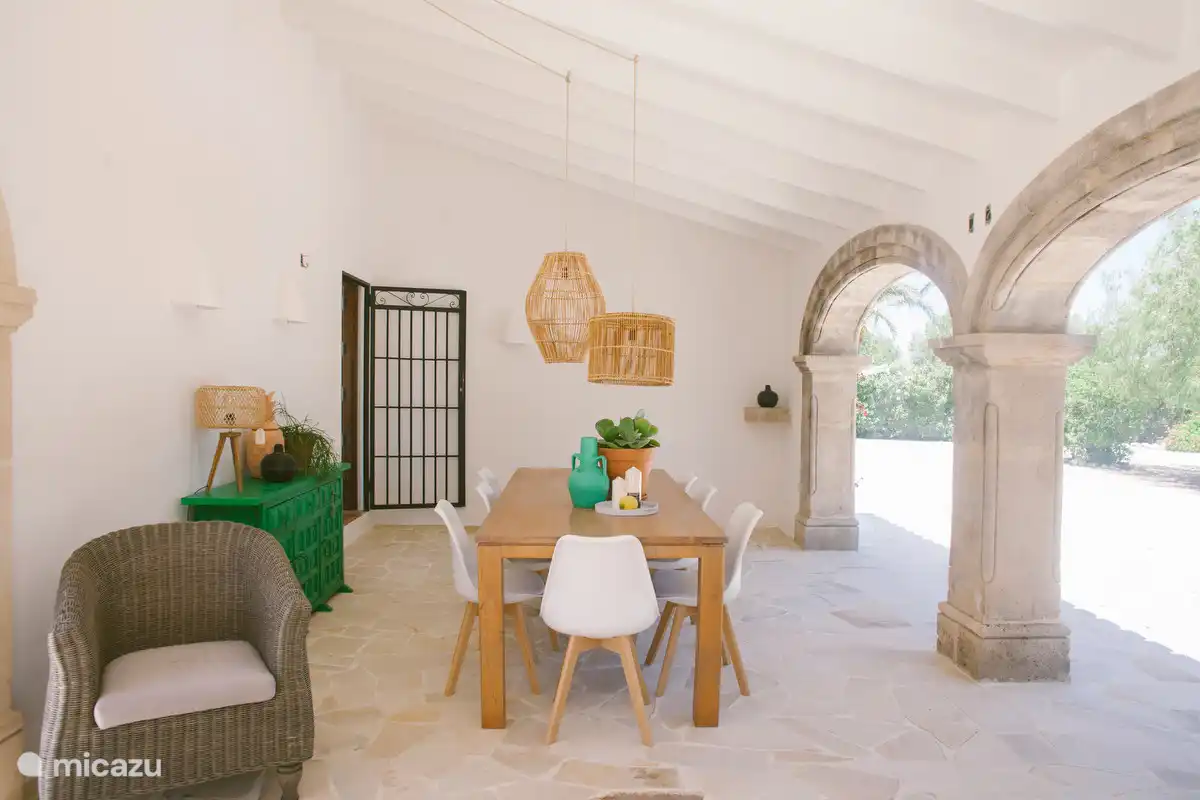 There is a covered lounge terrace with barbecue under which you can enjoy communal meals.