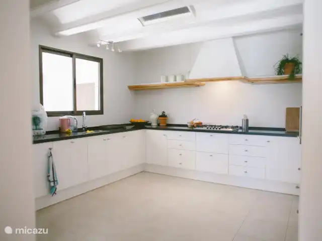 Casa La Luz huren in Spanje, Costa Blanca, Jávea - villa De ruime en moderne keuken beschikt over alle moderne apparatuur (oven, afwasmachine, magnetron, 5-pits gaskookplaat en Nespresso apparaat).