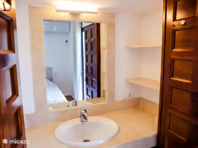 Casa Javea Sol | Espagne, Costa Blanca, Jávea - villa Chambre 3 : deux lits simples et dispose d’un lavabo séparé. Toutes les chambres disposent de la climatisation.