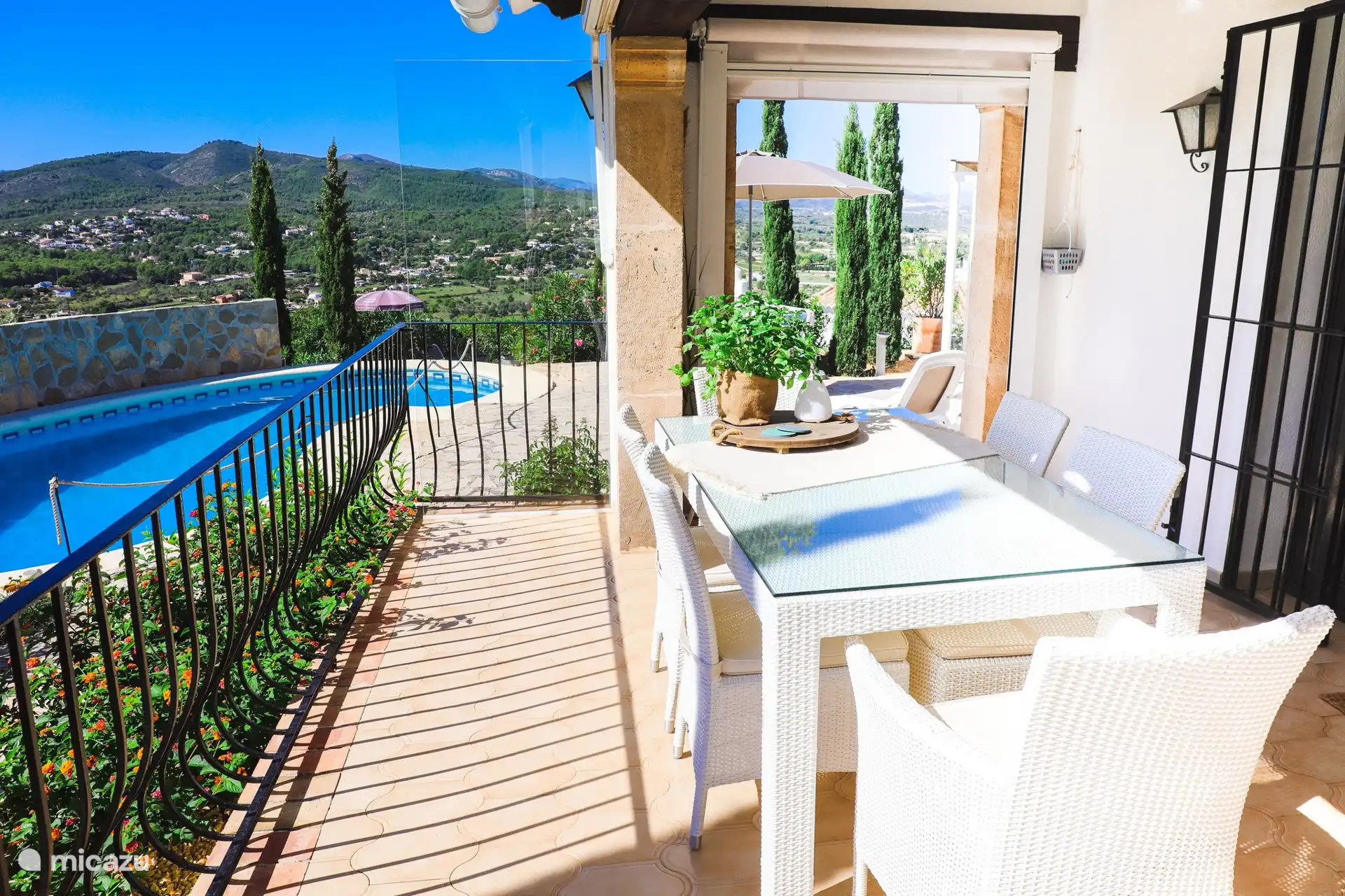 La combinaison de l’emplacement unique et de l’aménagement agréable du rez-de-chaussée rend cette maison de vacances idéale pour un séjour relaxant au soleil.