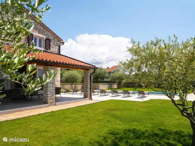 Villa Rosini 12 huren in Kroatië, Istrië, Porec - villa zithoek bij het zwembad