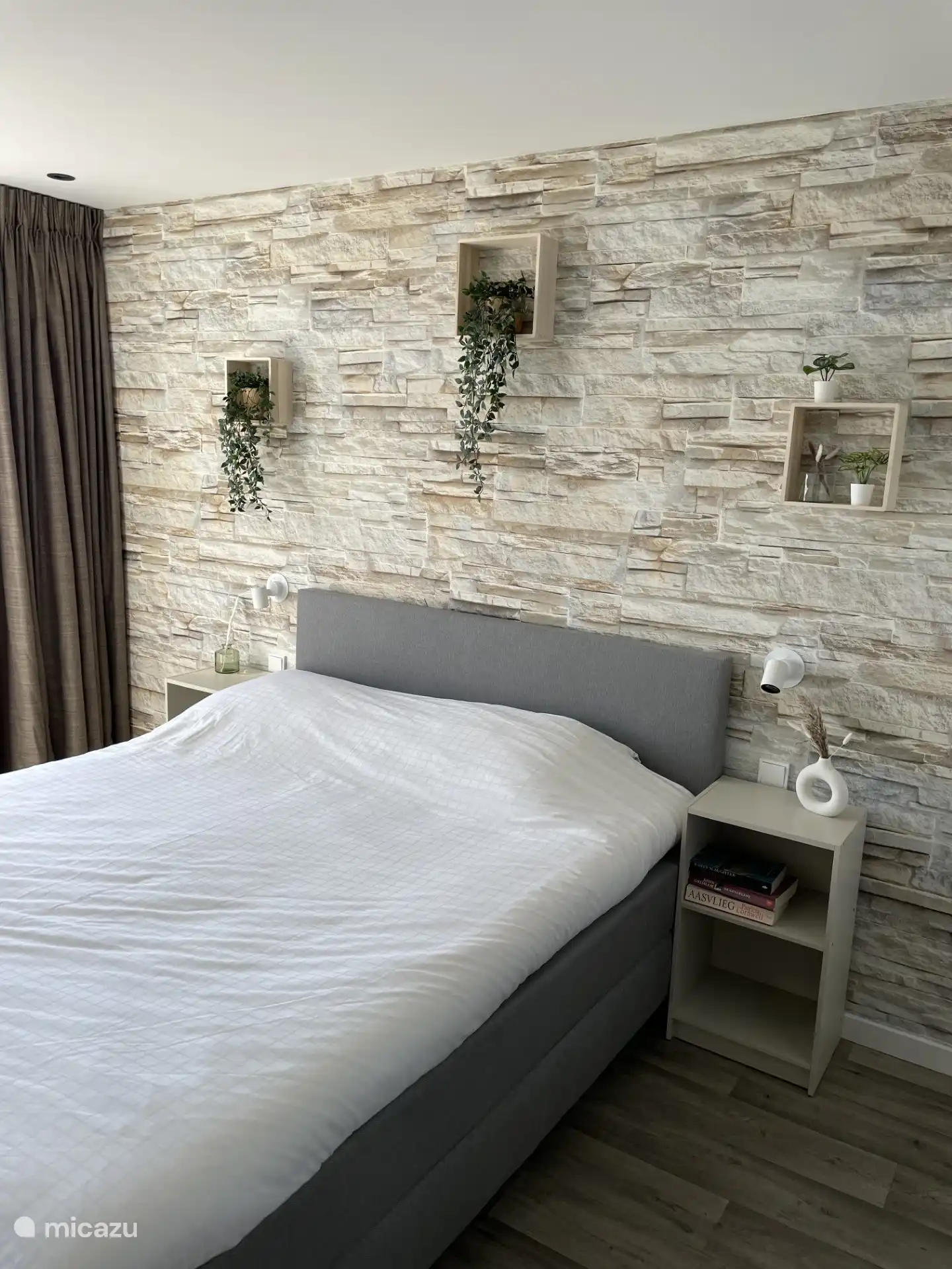 Slaapkamer 1 met tweepersoonsbed 