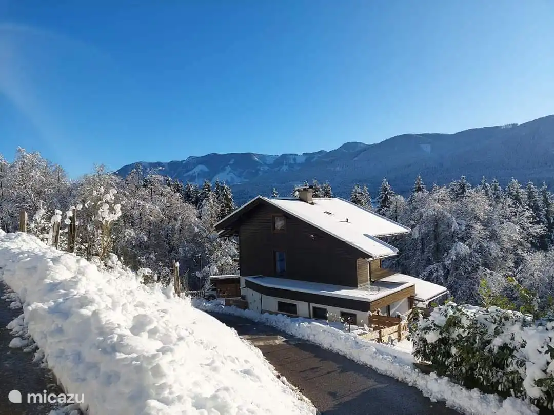 Unser Haus in winterlicher Atmosphäre!