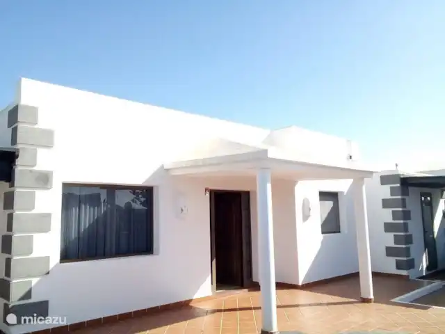 villa huren in Spanje, Lanzarote, Playa Blanca – Villa Rosalia Wist je dat het zwembad ook verwarmd kan worden?