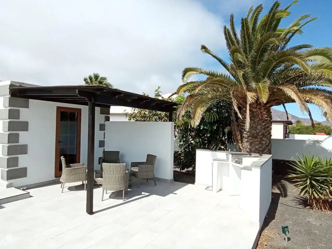 Outside it is good to stay at Villa Rosalia. 