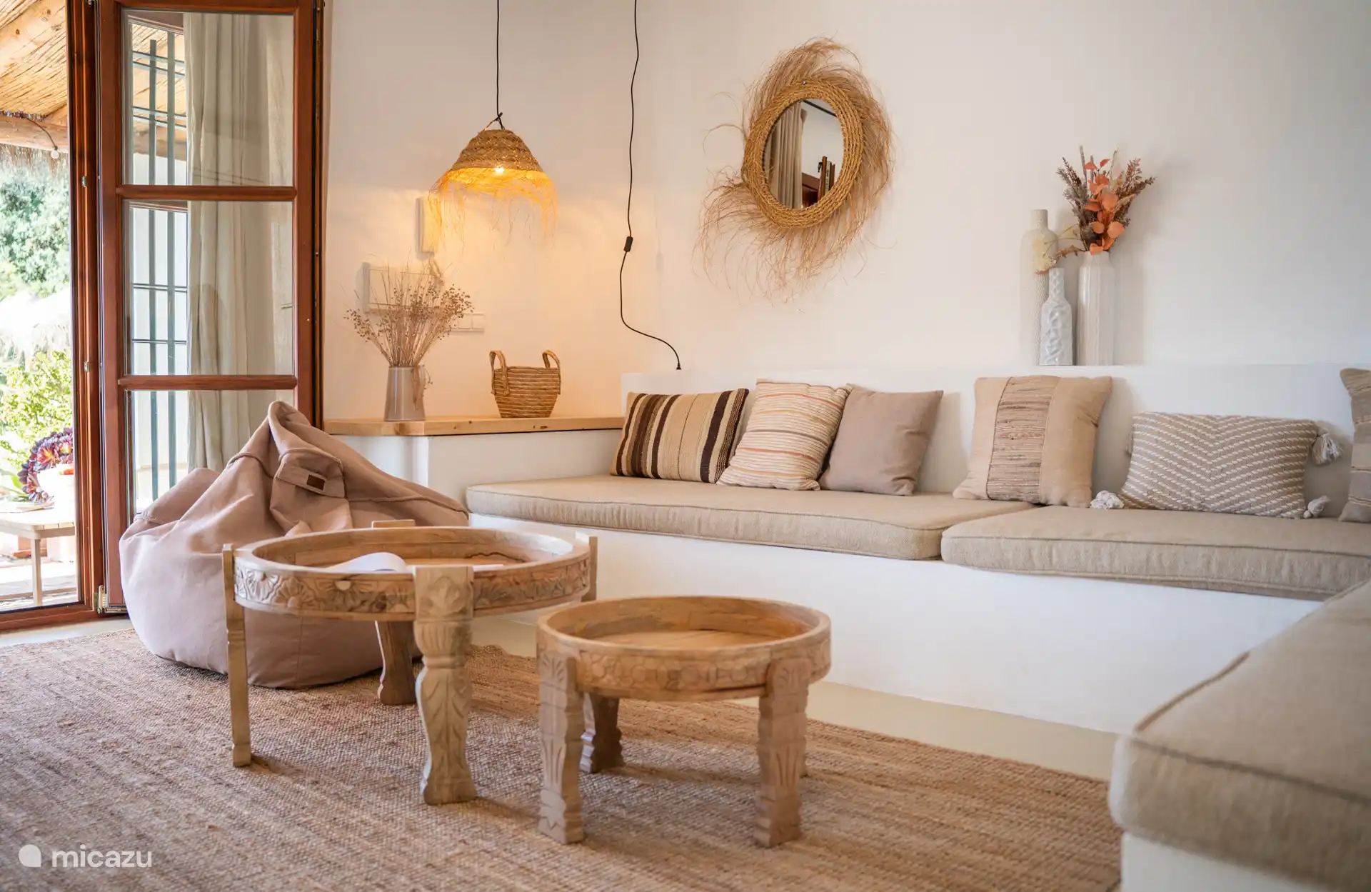 Salón con sofá