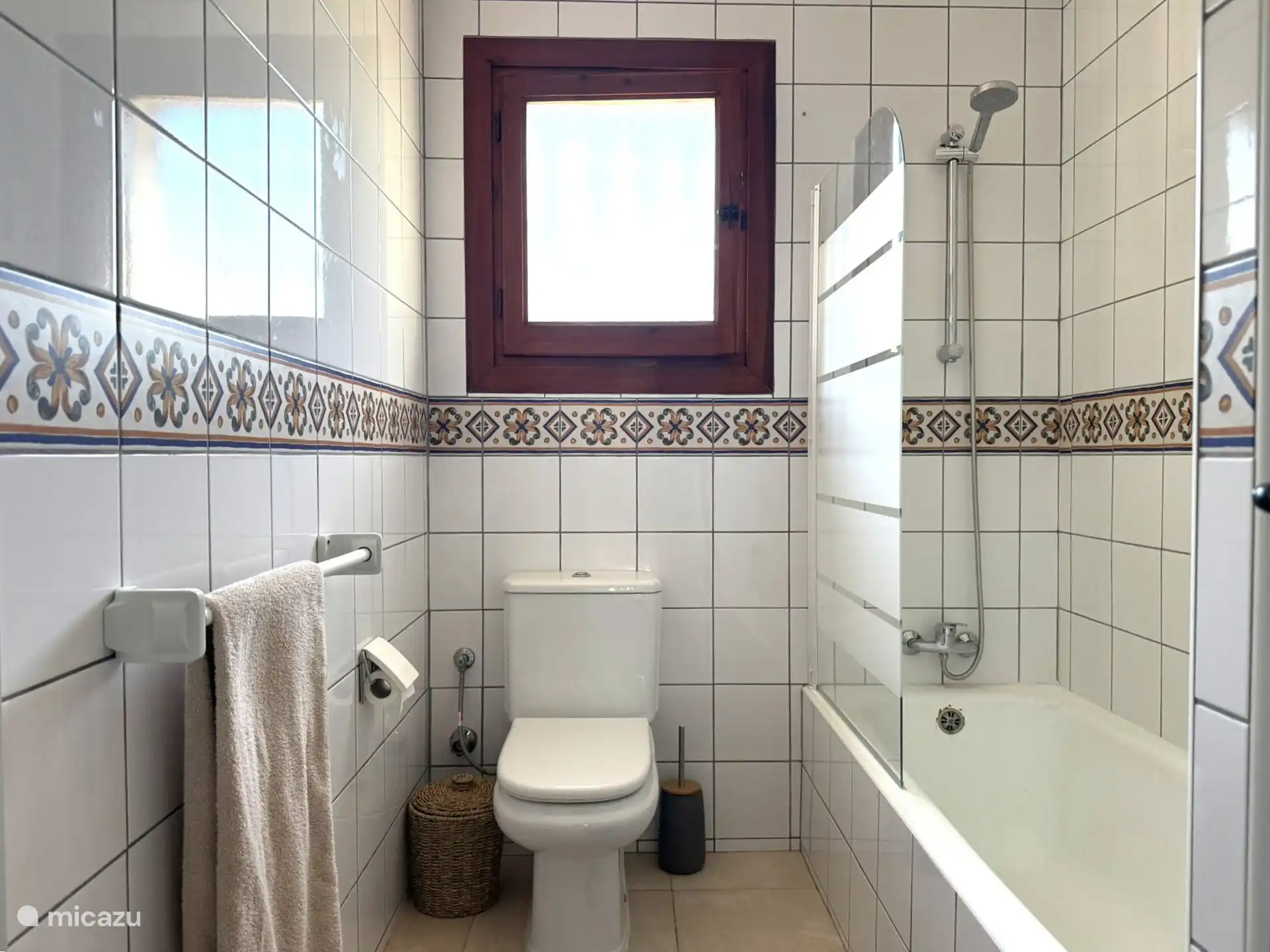 Bathroom apartment 1st floor