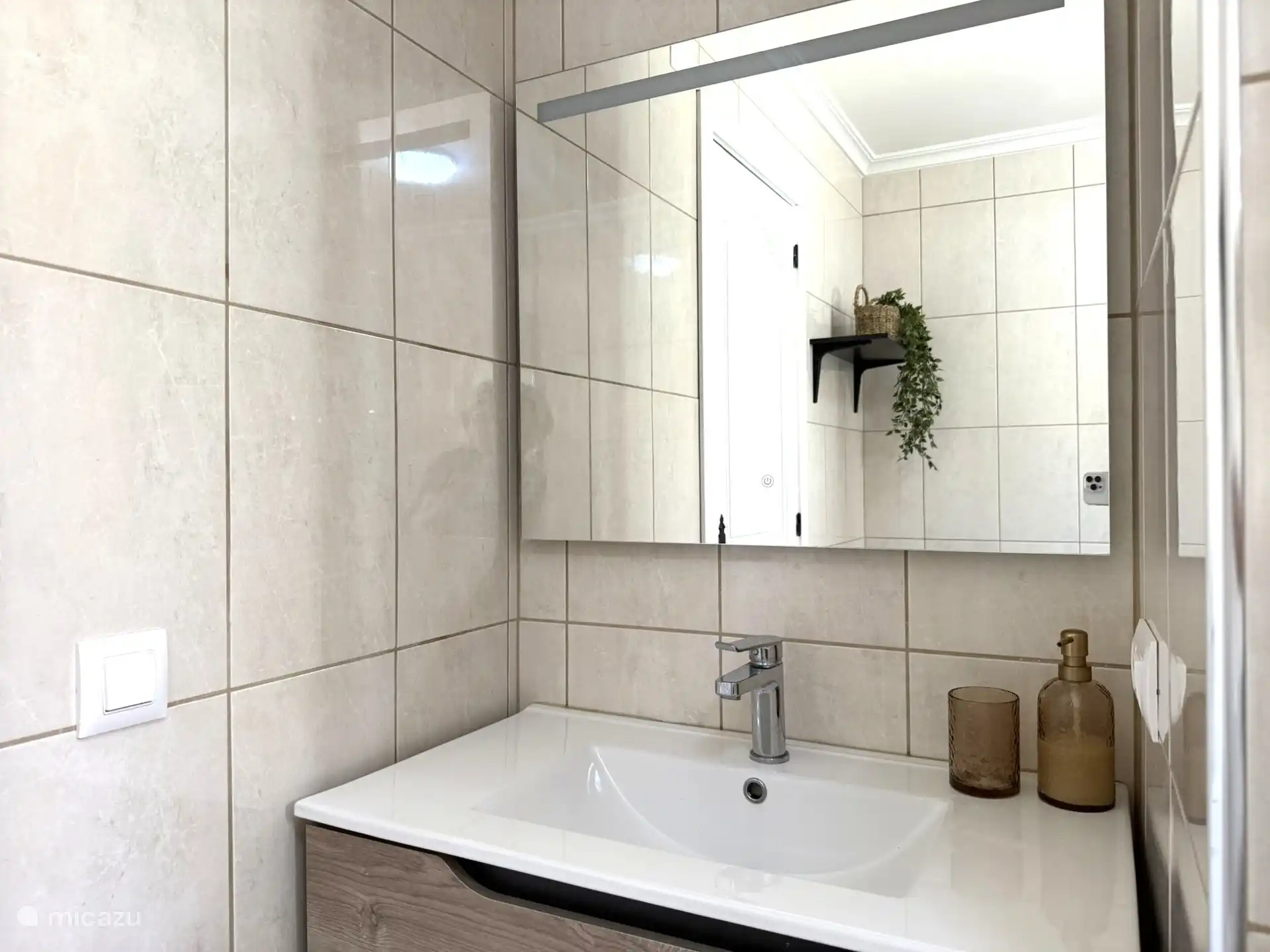 Bathroom apartment ground floor 