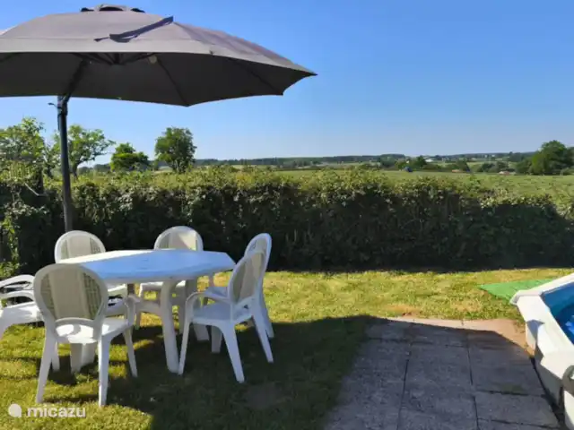 Casas rurales de Nathoo en Francia, Nièvre, La Nocle-Maulaix - casa vacacional Zona de relajación cerca de la piscina si se solicita adicionalmente con piscina adicional