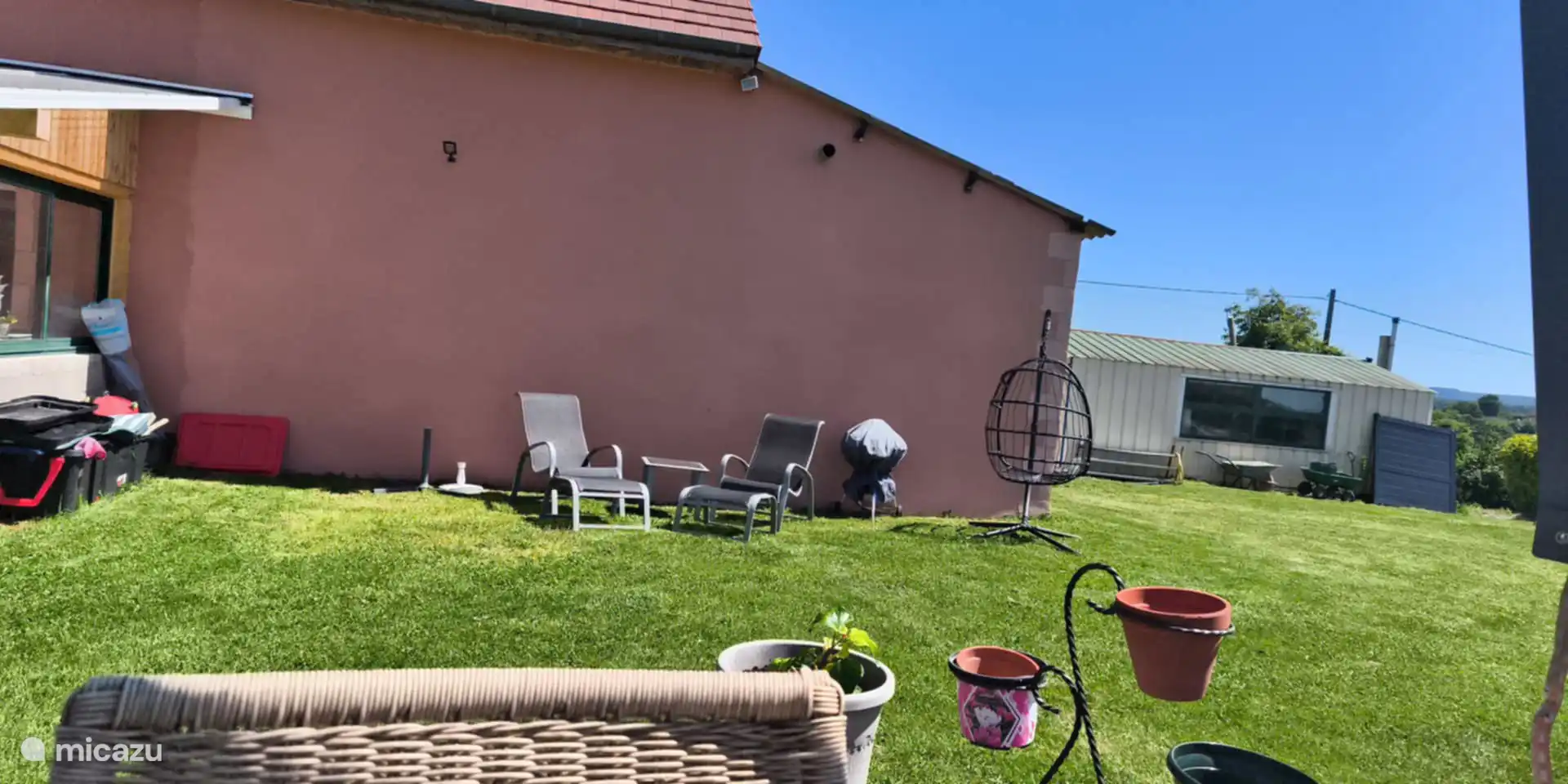 Kleiner Entspannungsbereich im Schatten