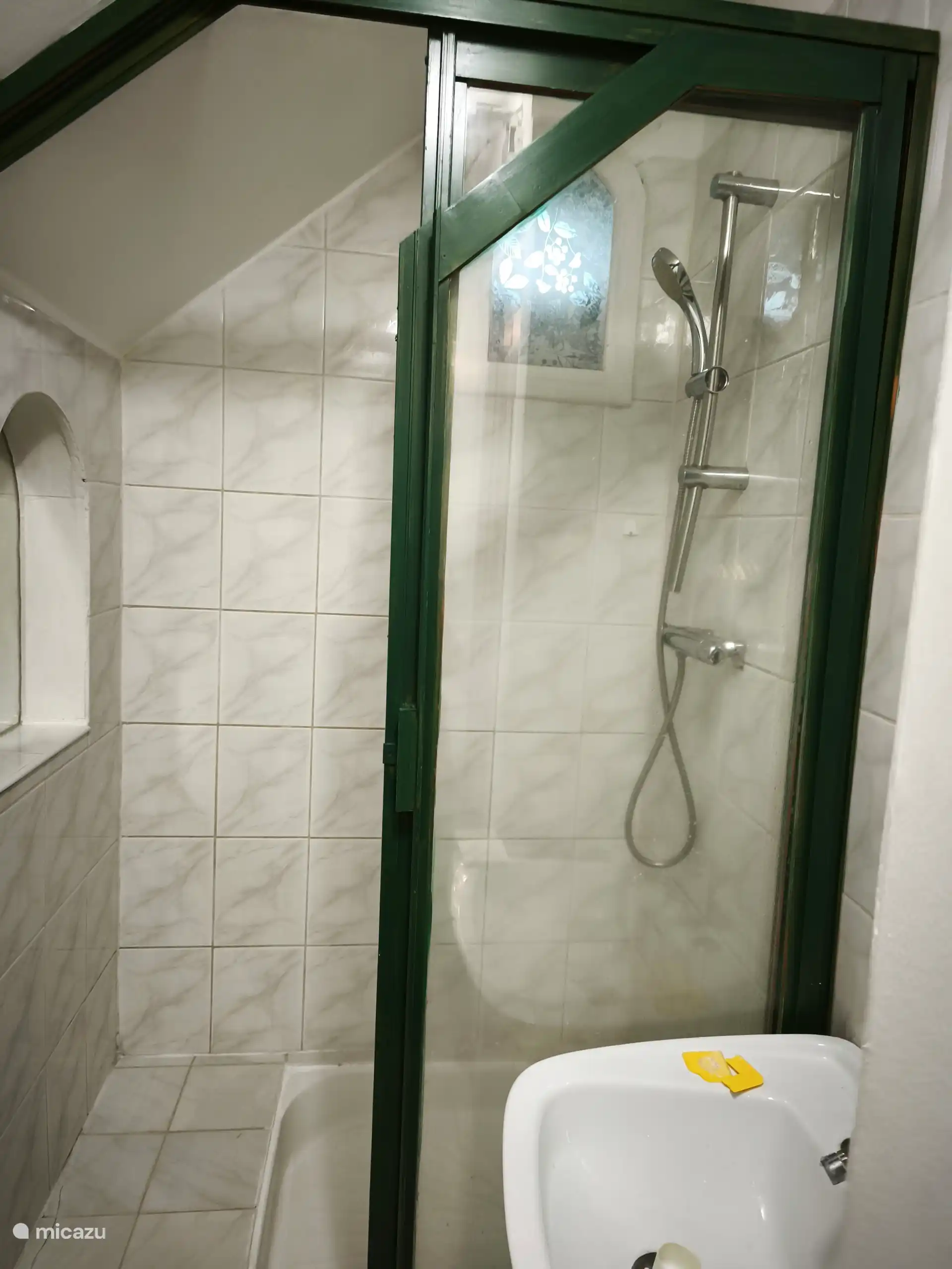 Gemeinschaftsbad und WC