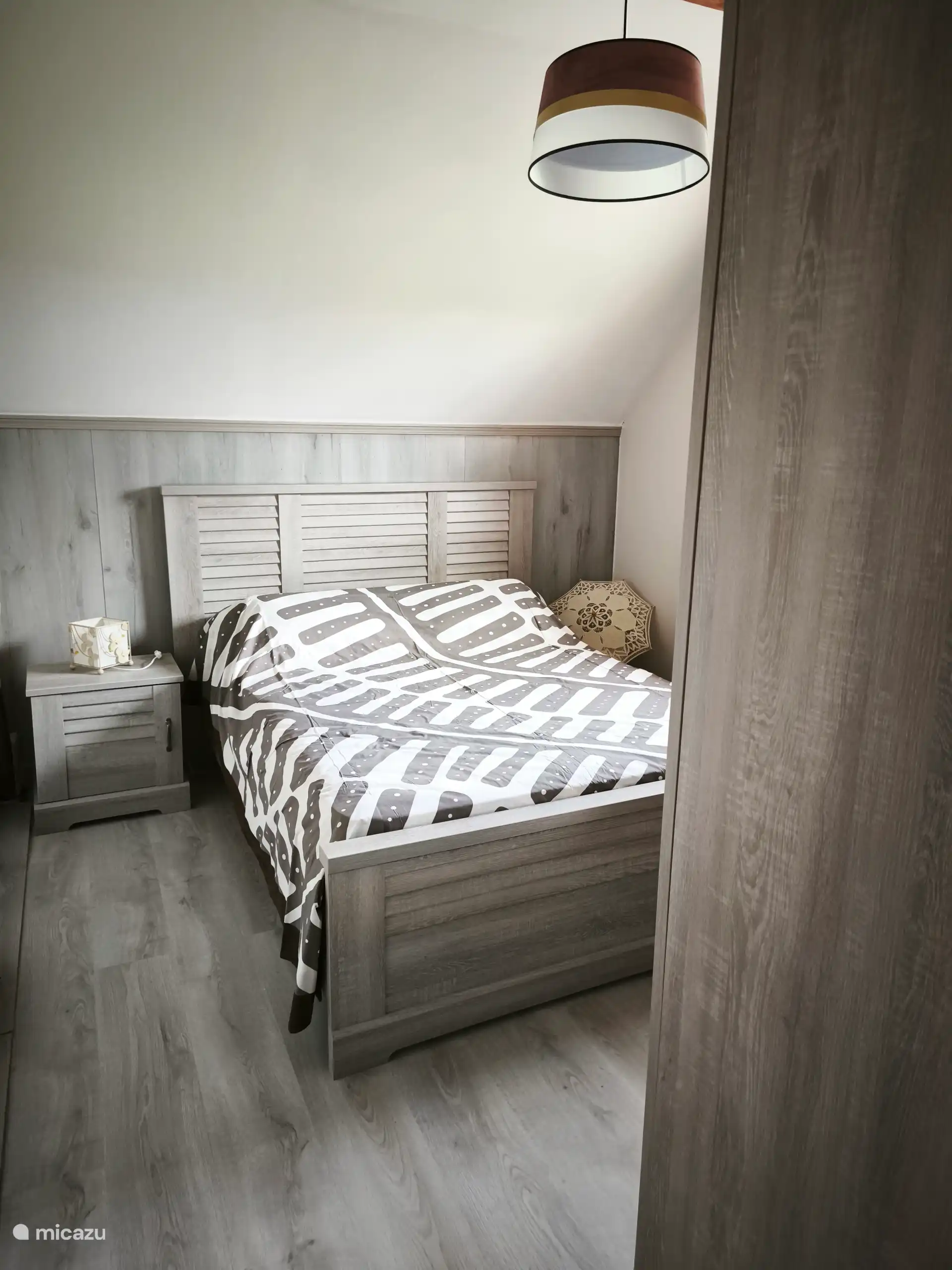 Angenehmes Zimmer wie die anderen mit Blick auf den Garten