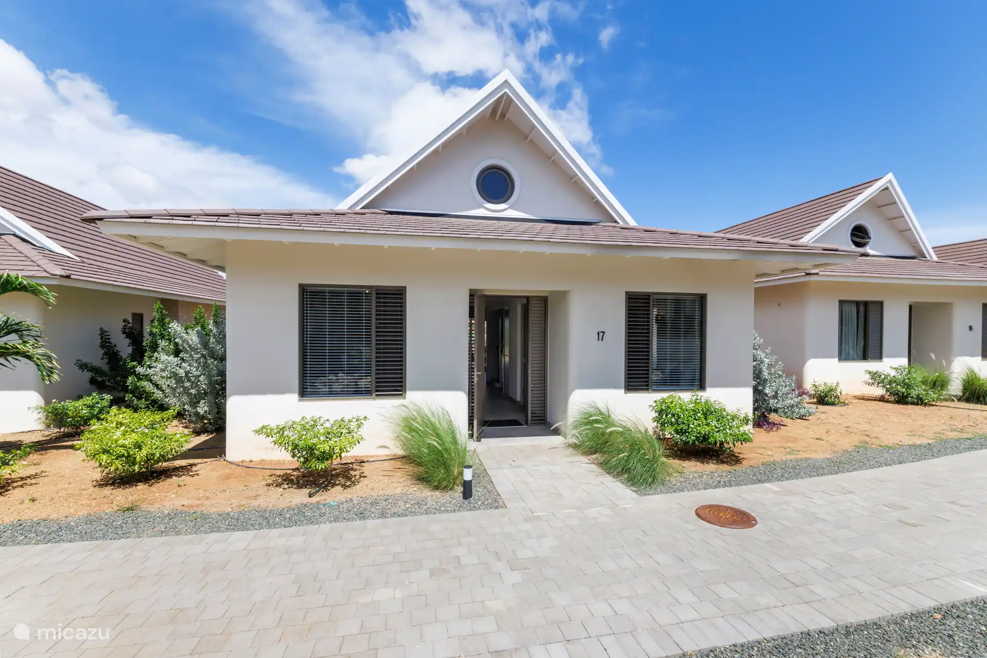 Vorderseite der Villa