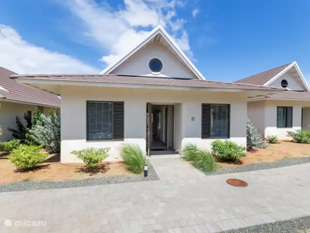 Location de Vacances Curaçao, Curaçao-Centre, Willemstad, villa - Villa Jazmyn 17, plage de Blue Bay Façade de la villa