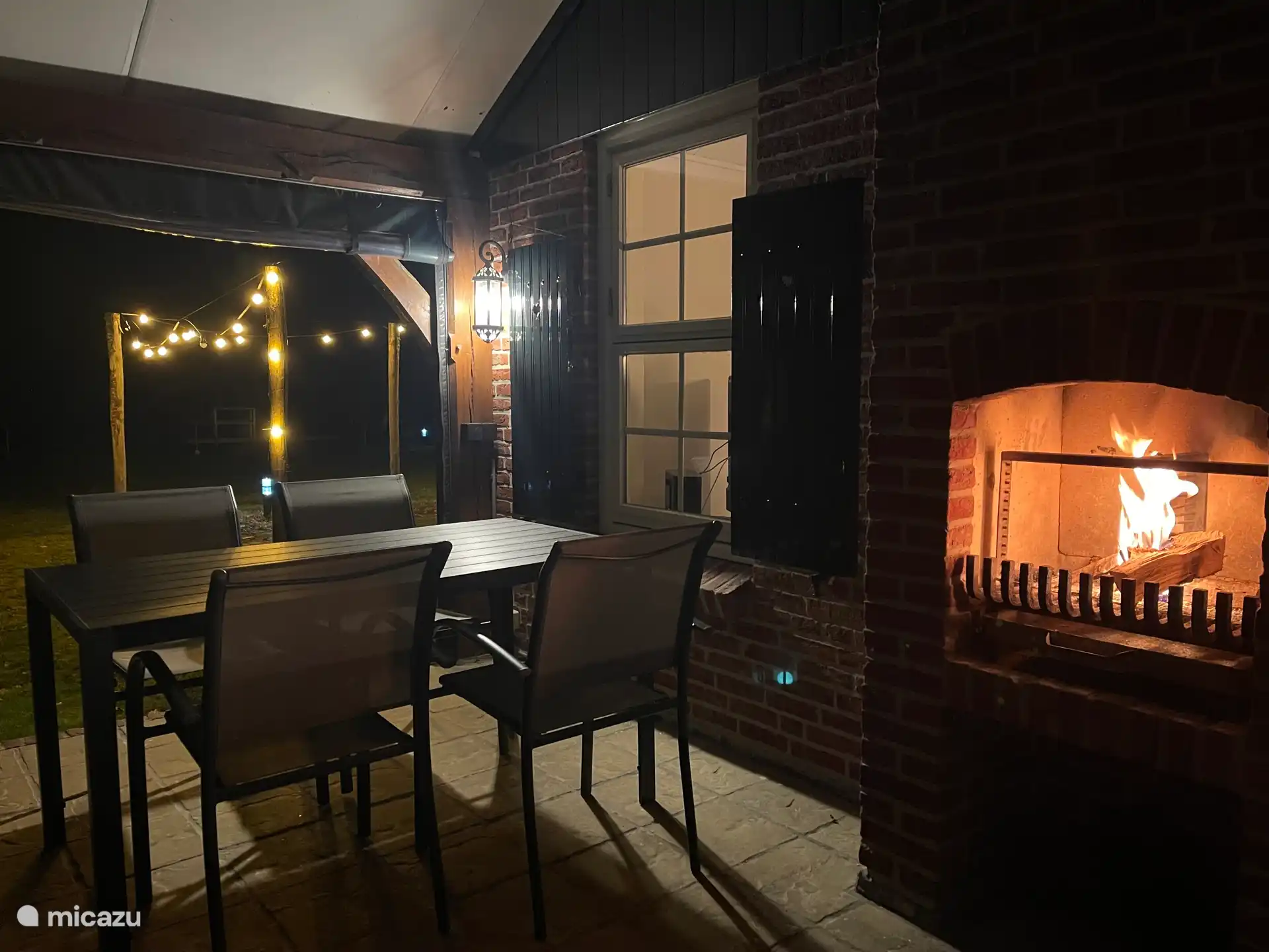 Hintere Veranda mit Kamin