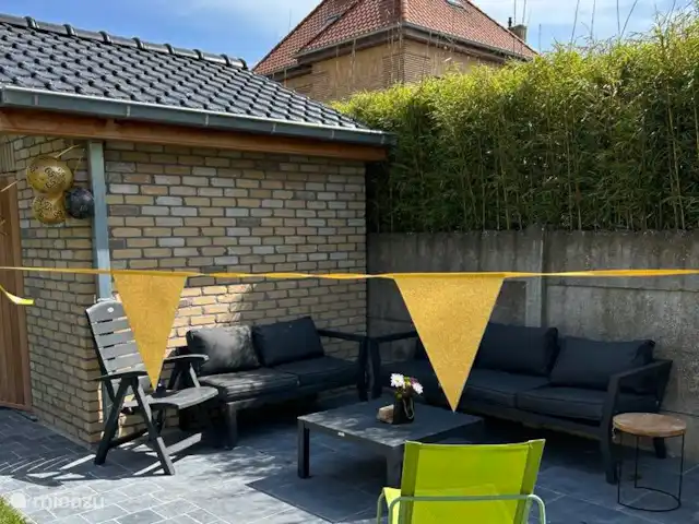 Location de Vacances Belgique, Côte Belge, Koksijde, maison de vacances - Maison Congé Chaises longues dans le jardin