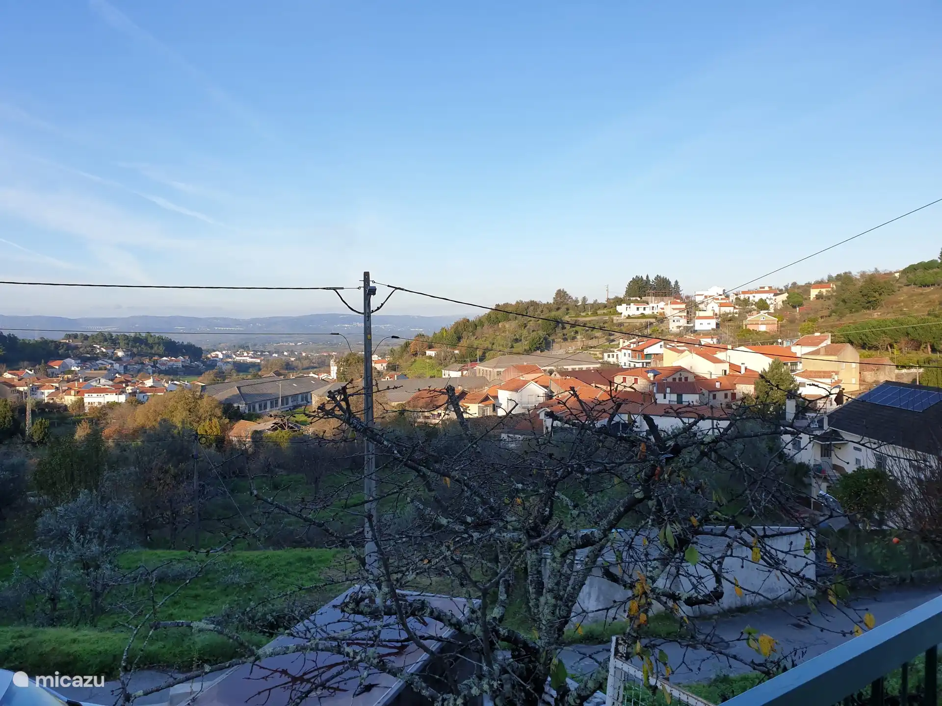 Uitzicht vanaf het balkon over São Paio.