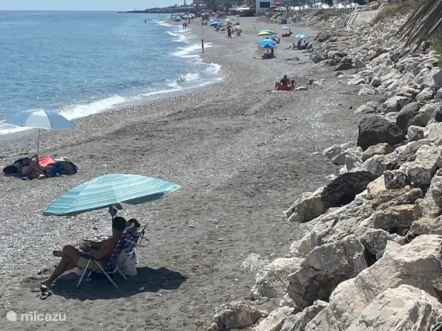 Ático en primera línea de mar VistaMar en España, Costa del Sol, Torrox-Costa - penthouse Calaceite tiene pequeñas playas íntimas, donde incluso en temporada alta no hay turismo de masas.