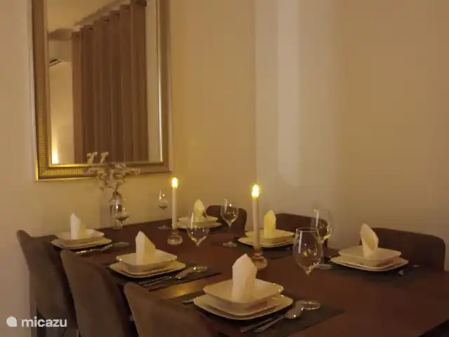 Casa Erminia  en Italia, Roma, Roma - apartamento Comedor con iluminación ambiental