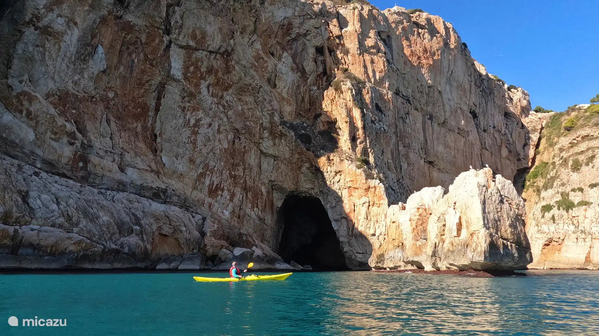 De mooie kust van Javea