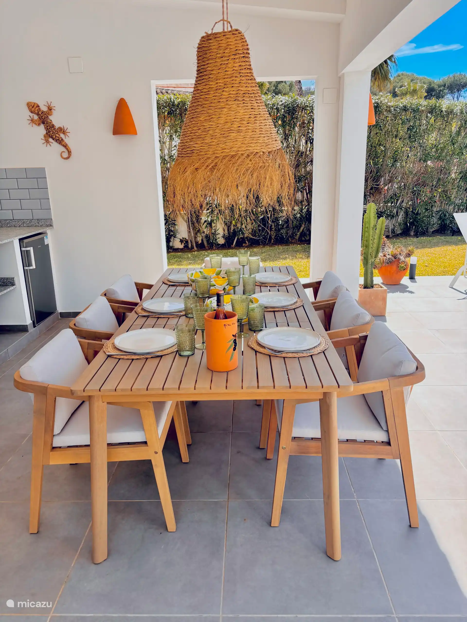 Diner table in the casita