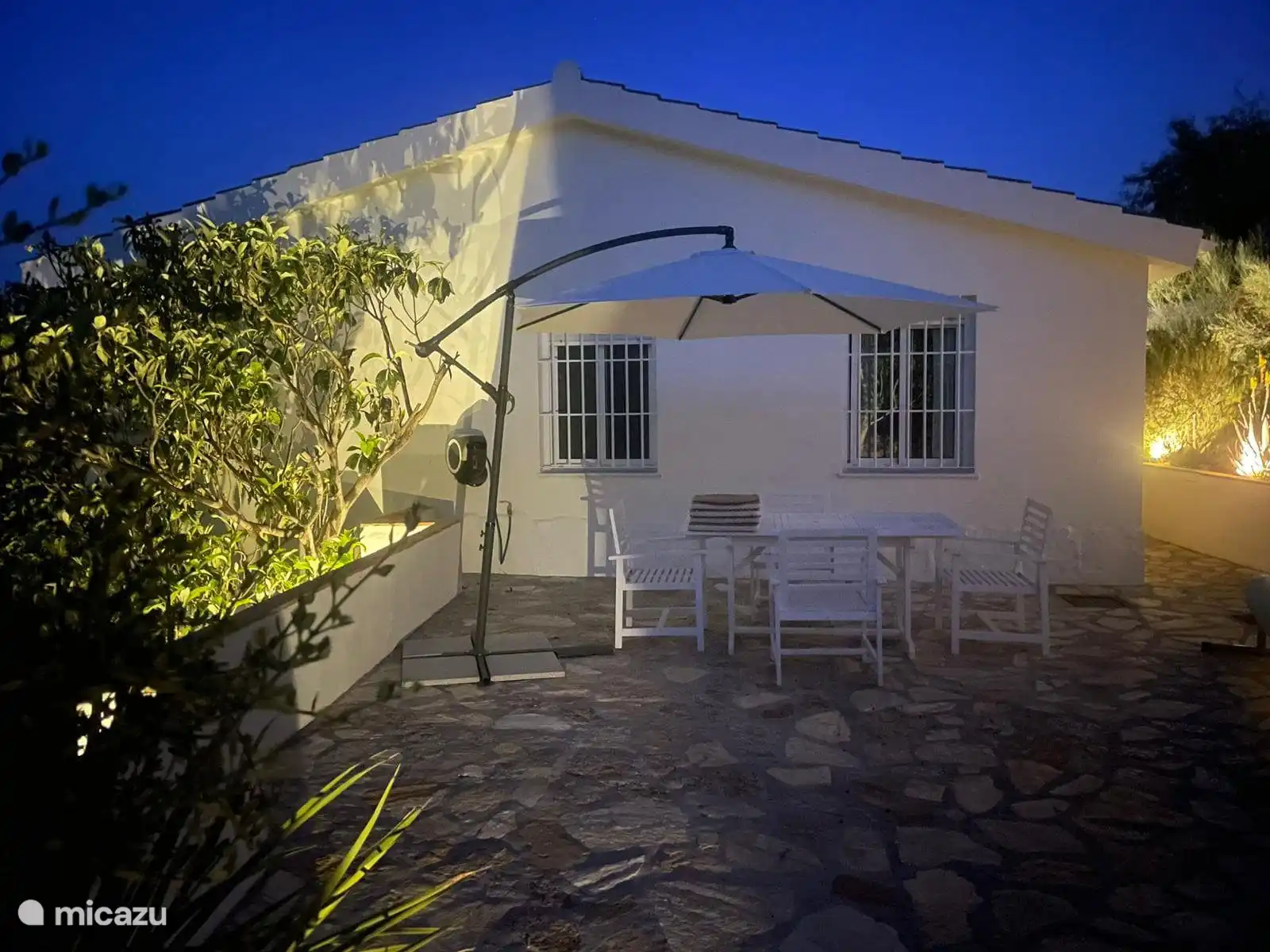 En la parte trasera del alojamiento una terraza adicional