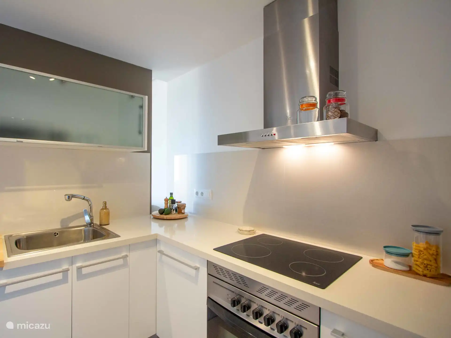 Marcielo - moderne keuken met alle voorzieningen.