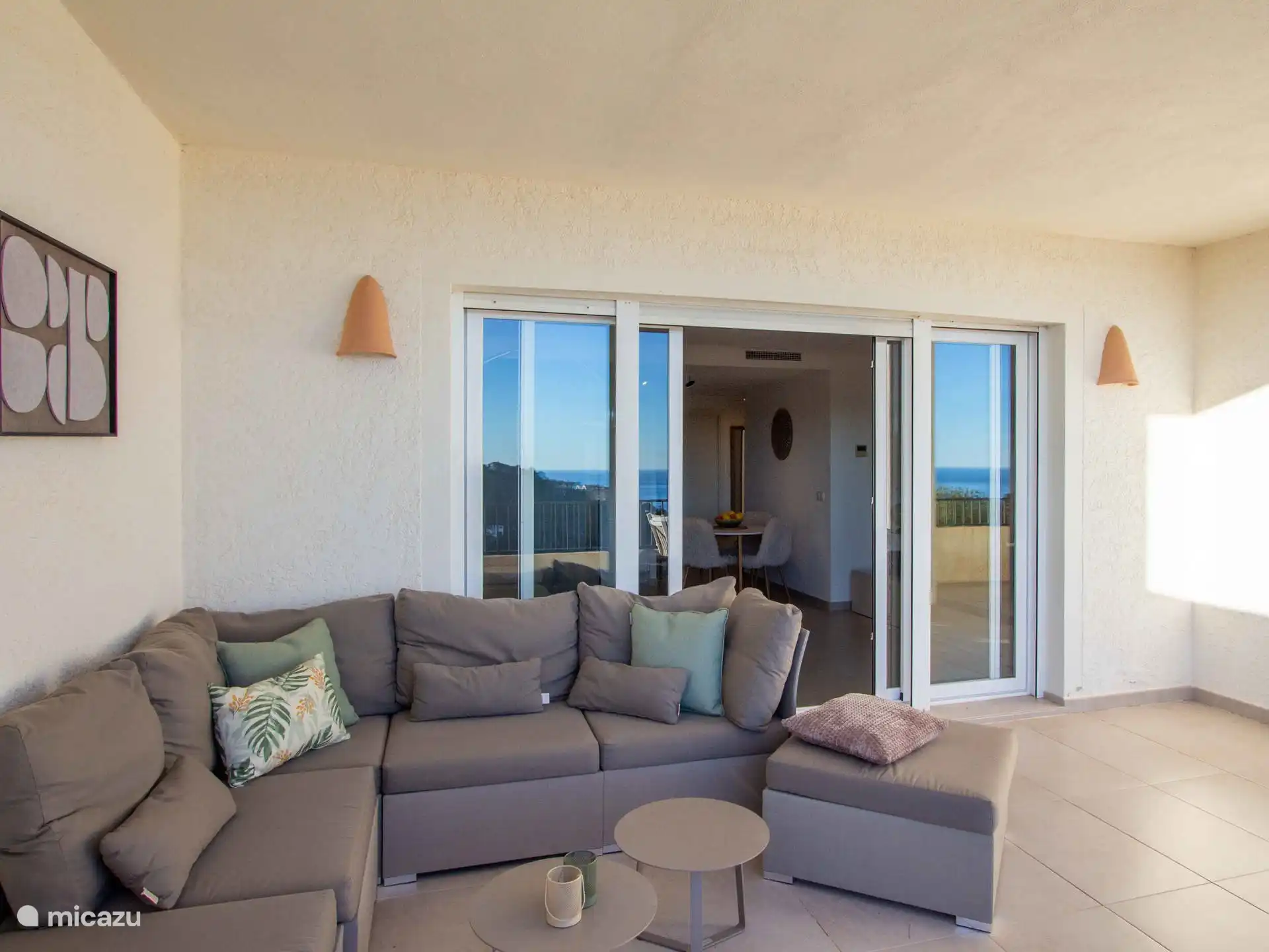 Marcielo - heerlijk lezen of relaxen doe je in deze loungeset. 