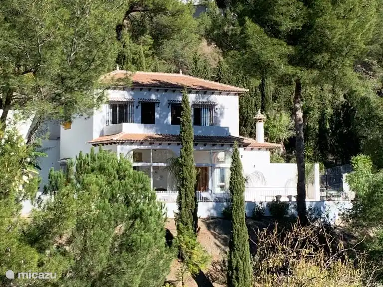 Villa in Competa – Casa Roots | Micazu