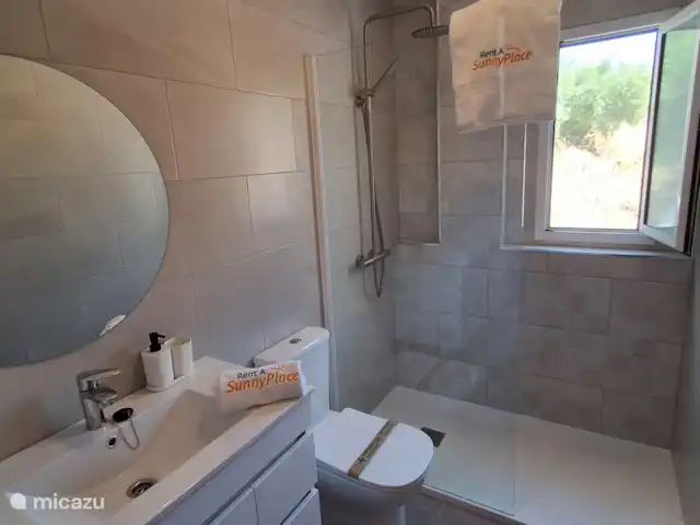 Casa de los Leones – Vue ! | Espagne, Andalousie, Viñuela - villa Salle de bain 1 (rénovée)