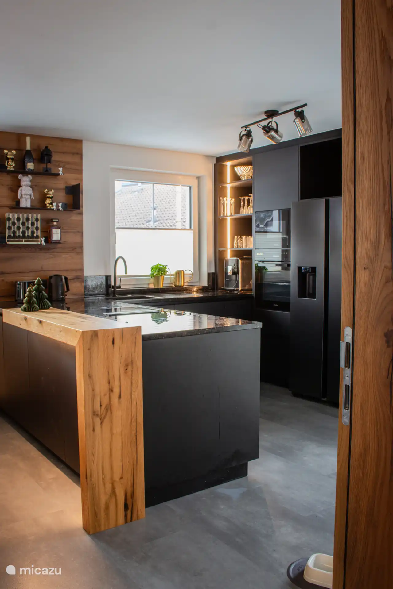 Woonkamer met keuken