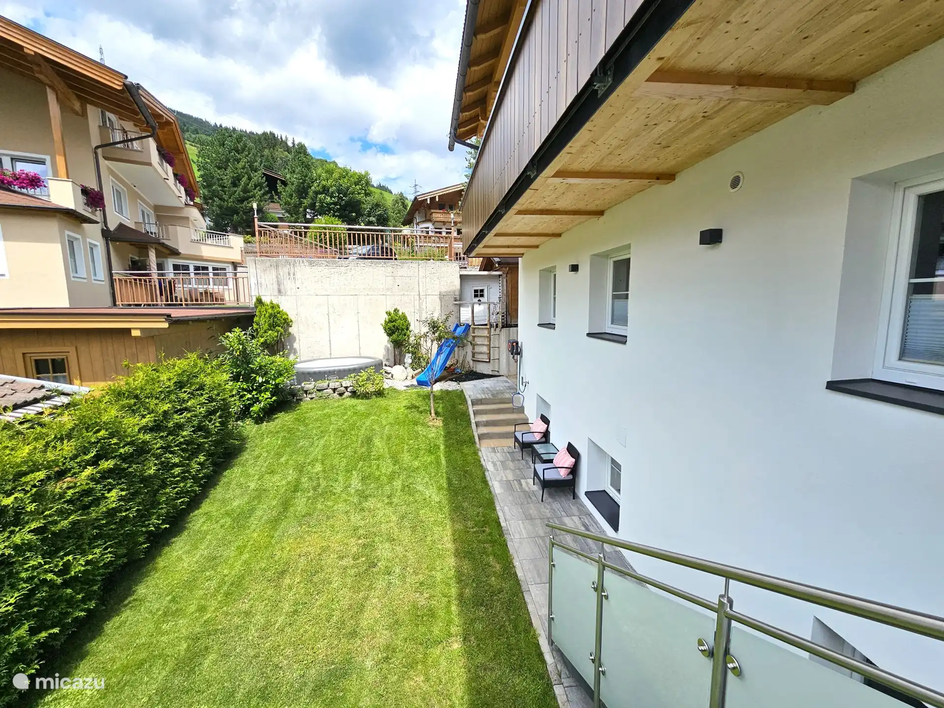 Tuin (helaas is het niet toegestaan om gebruik te maken van de whirlpool)